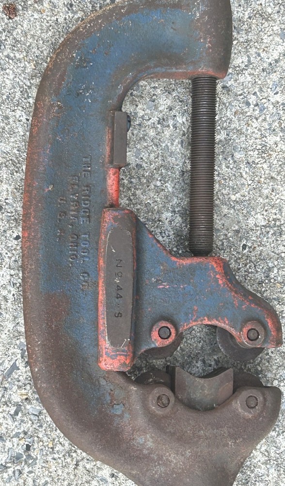 Ridgid 44-S Pipe Cutter For 2 1/2" to 4" Pipe