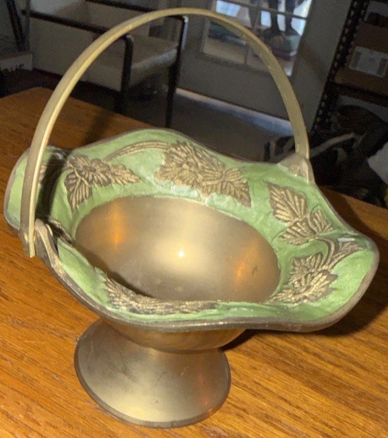 Solid Brass Basket Floral Pattern Handle India 4" Diameter 3" Hi Needs polish