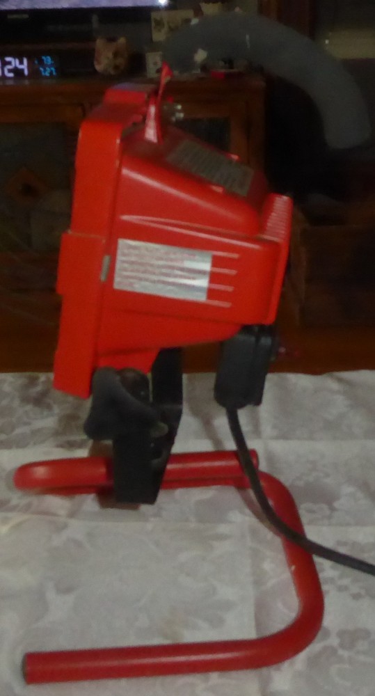 RightLight 120 Volt / 60HZ / 500 Halogen Work Light