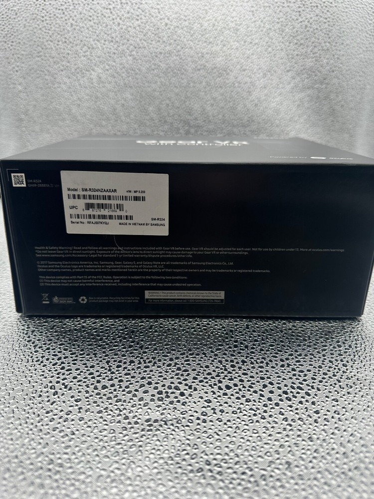 Samsung VR Oculus SM-R324NZAAXAR Goggles with Controller, Open Box-TESTED