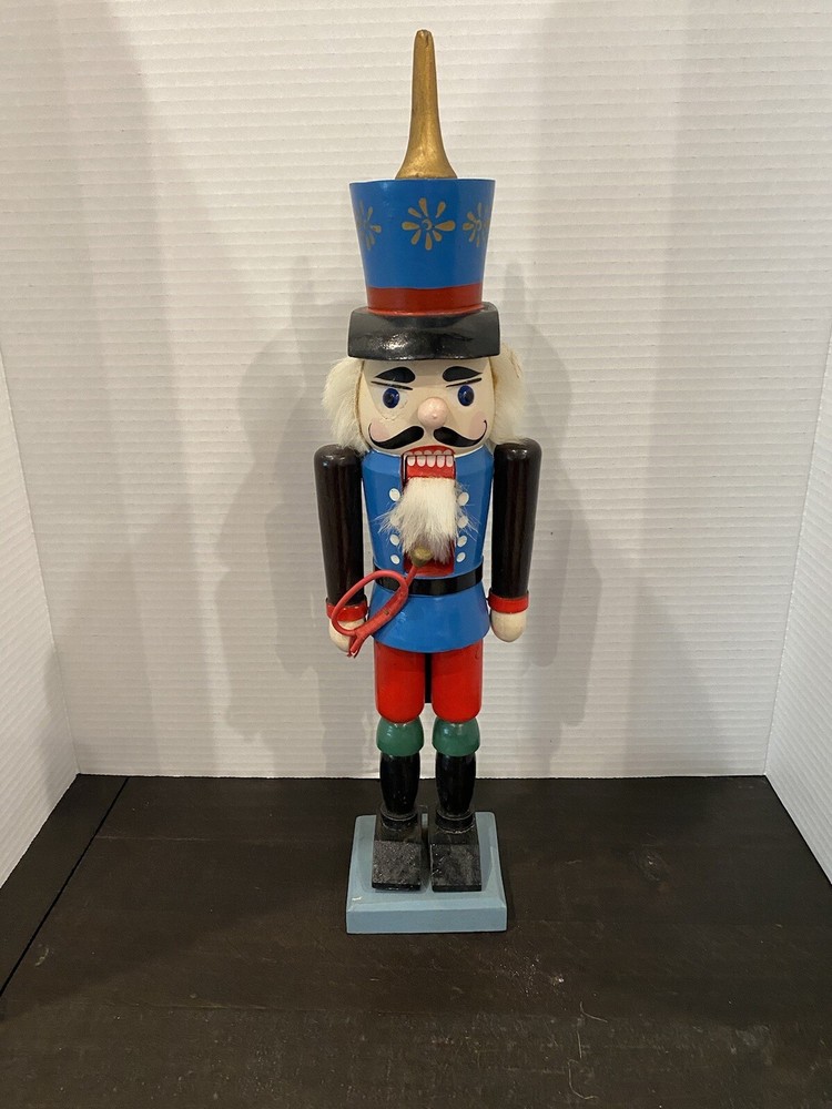 Nutcracker Holding Bugle 17 1/2 in
