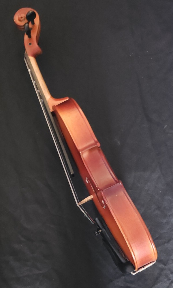 UNBRANDED 1/4 SIZED VIOLIN WITH CASE & BOW *PRE-OWNED*