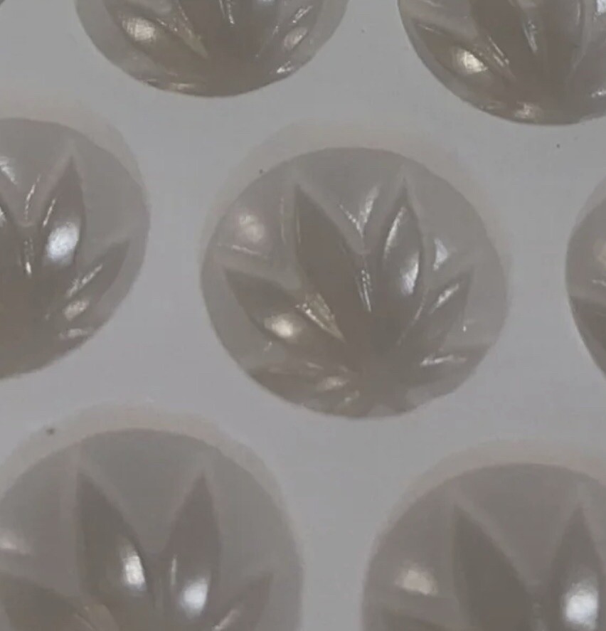 Marijuana Cannabis Hemp Leaf Round Circle Mold