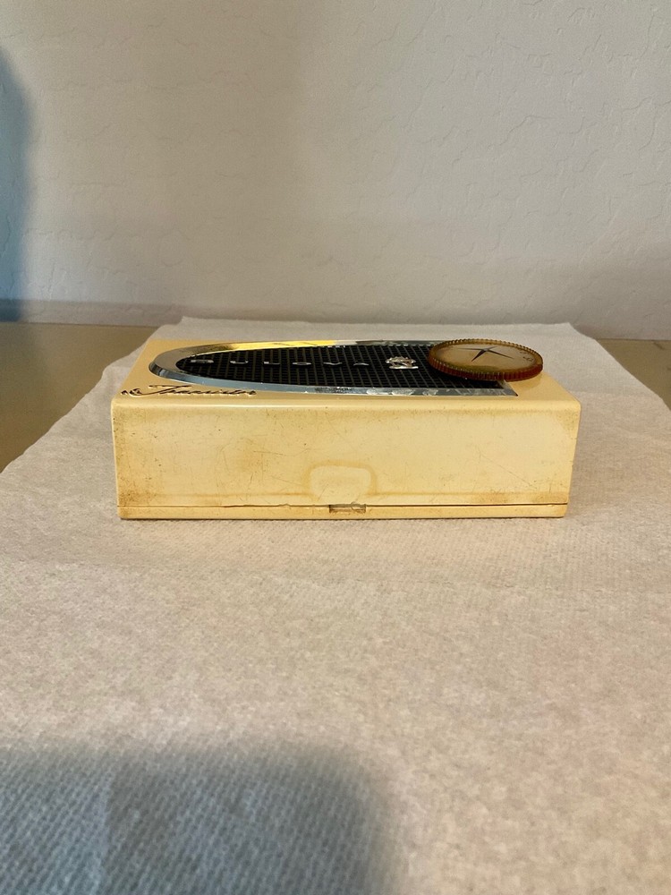 Vintage Bulova Comet Transistor Radio #620