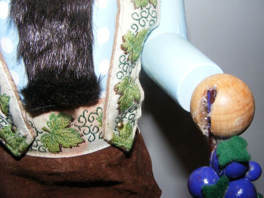 STEINBACH 18" Nutcracker WINE MAKER signed but needs TLC