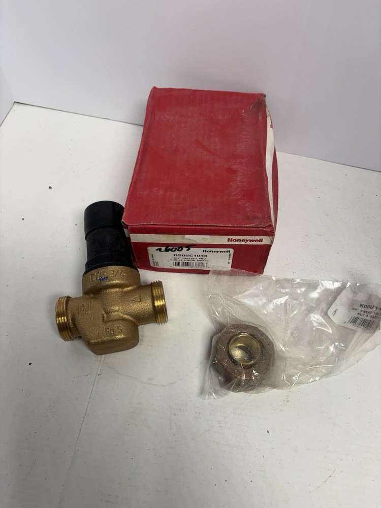 26005 Honeywell DS05C1048 3/4 in Single Union Sweat