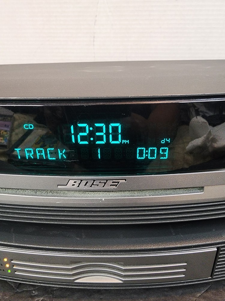 Bose Wave Music System w Multi CD Changer w/4 Disc Tested Working + Extra Remote