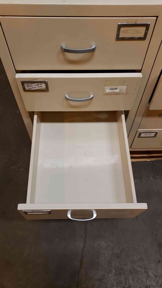 Duralab 3'2" Drawer Casework (SKU: 2499AA)(2499AA)