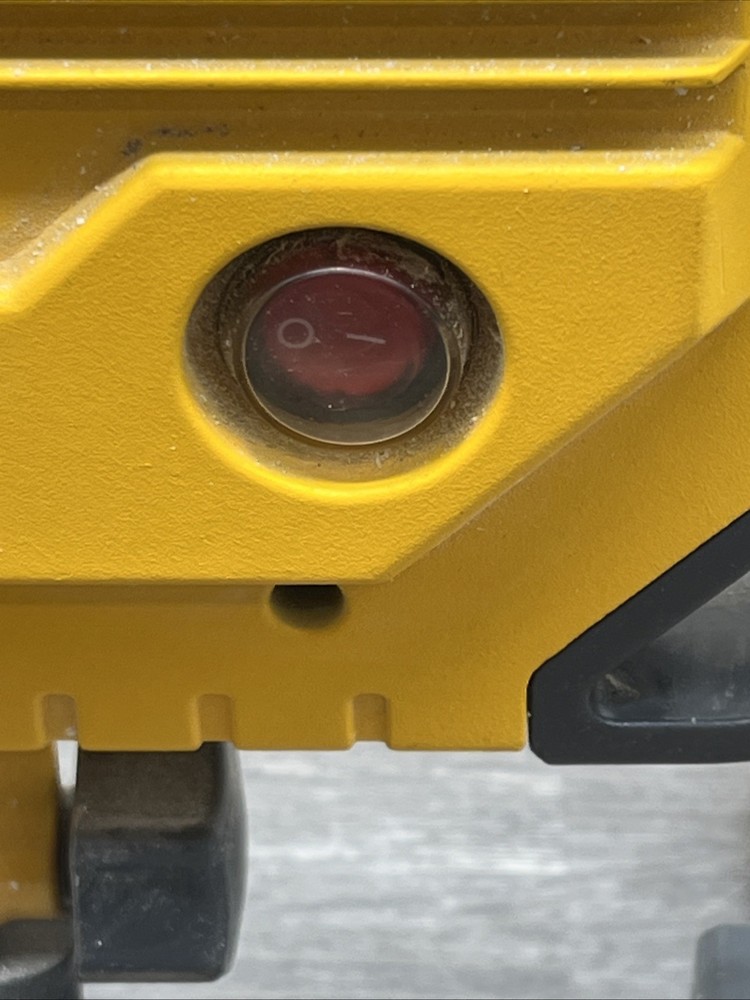 utilitech 1500-lumen portable work light. Used. {53}