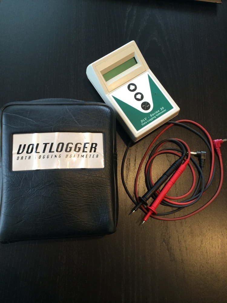 Data Logging Voltmeter Voltlogger With Case DLV-30 Battery Voltage Used