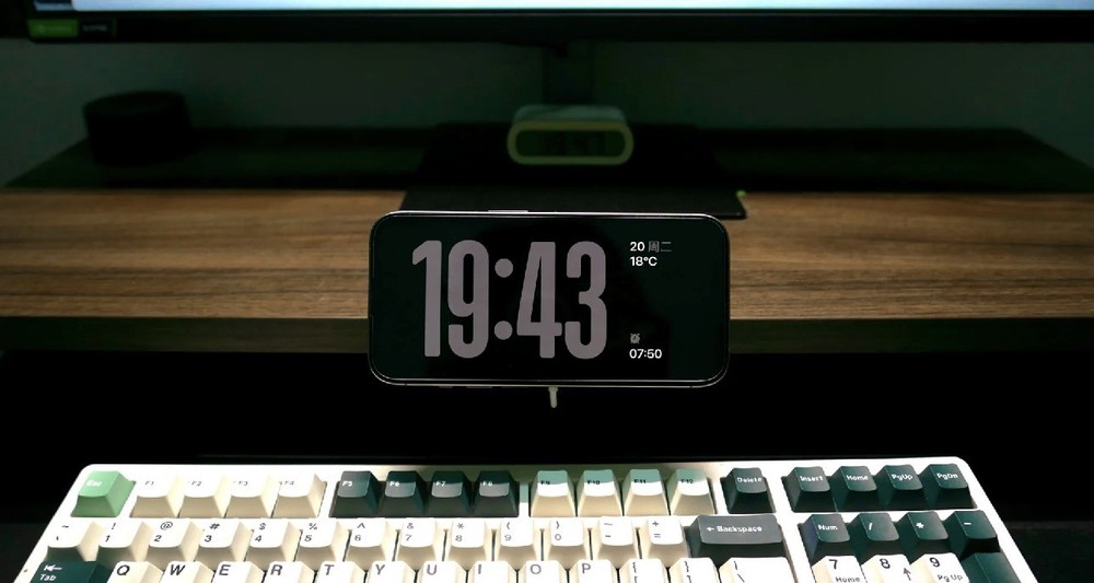 Apple MagSafe charger mount