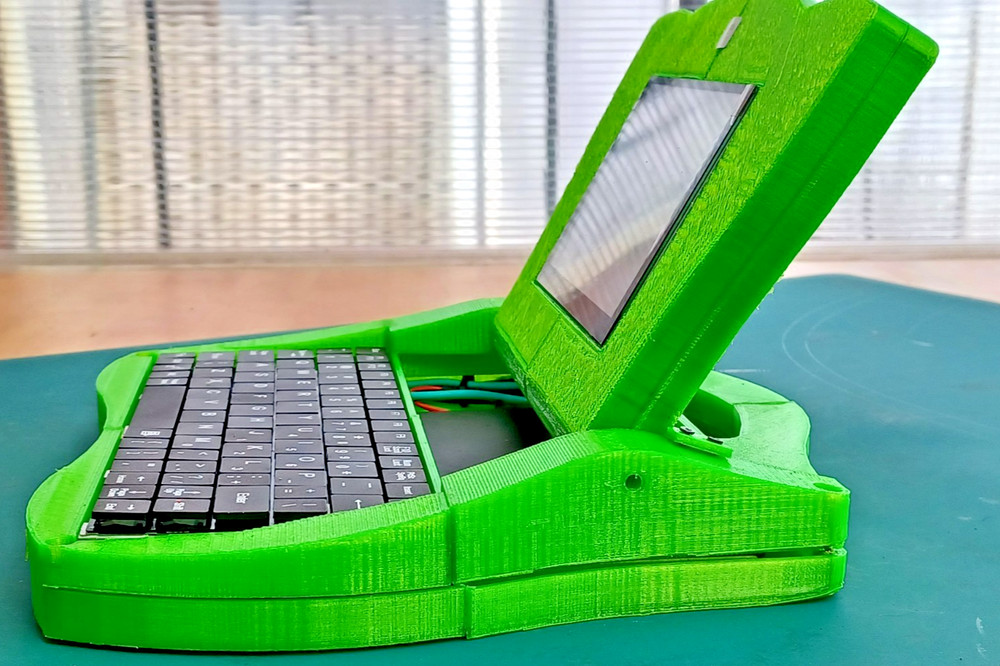 Apple Newton eMate - Inspired Custom 3D-printed RISC-V Linux Laptop