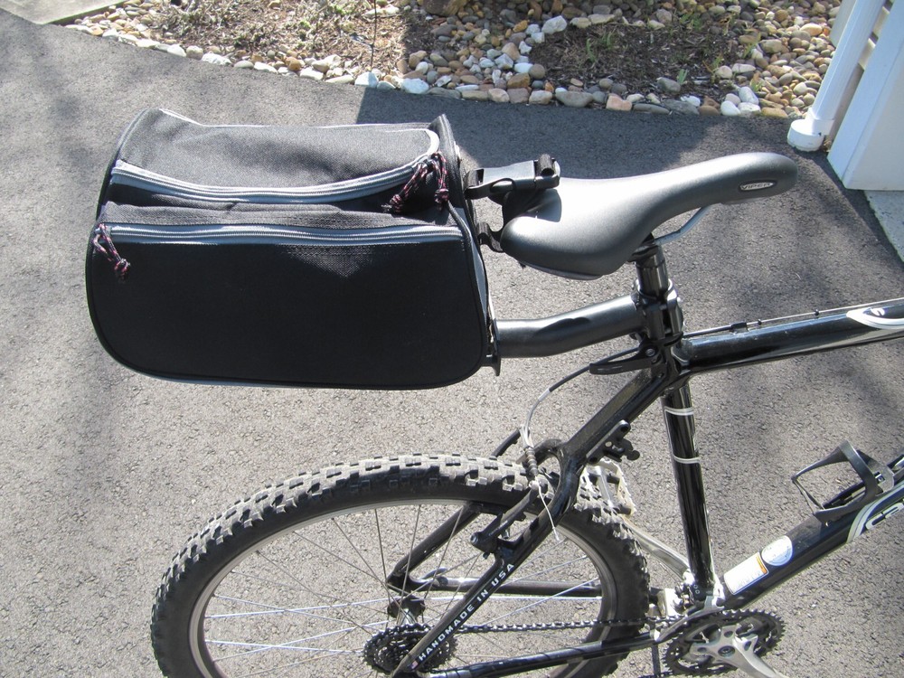DELTA Trunk Bag Black & Beam Rack Klick Fix/Quick Release.