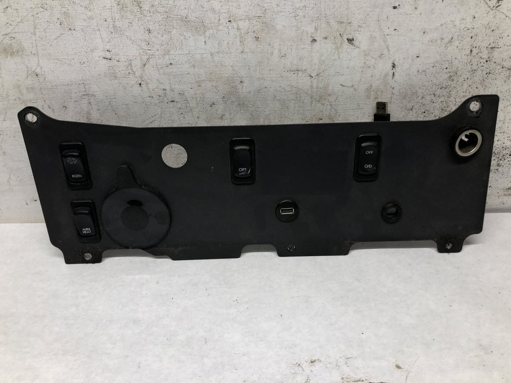 Freightliner M2 106 SWITCH Dash Panel - Used | P/N 2253168000