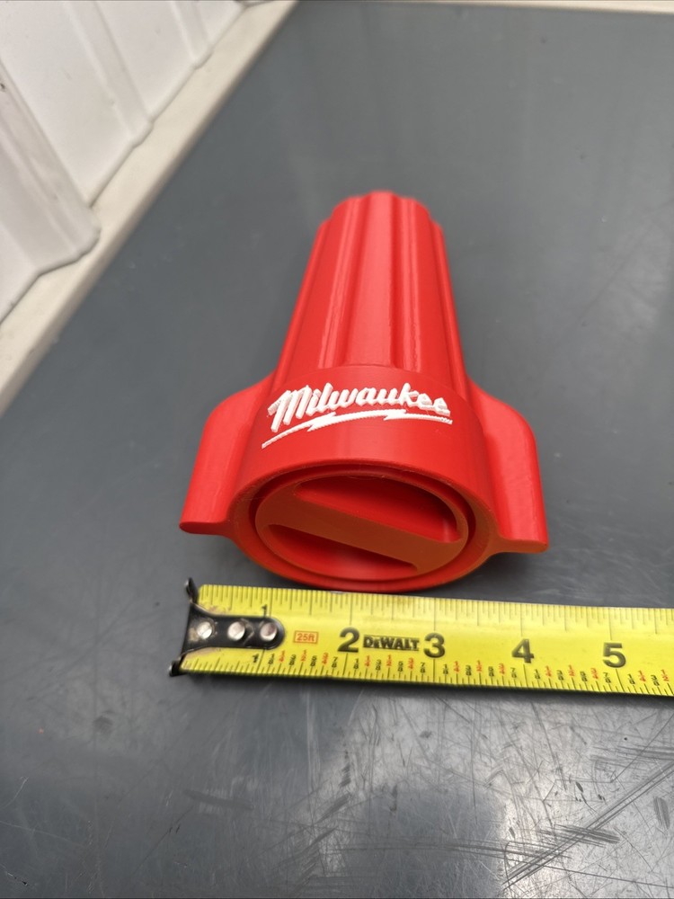 Milwaukee Winged Wire Nut Style Storage Container With Lid