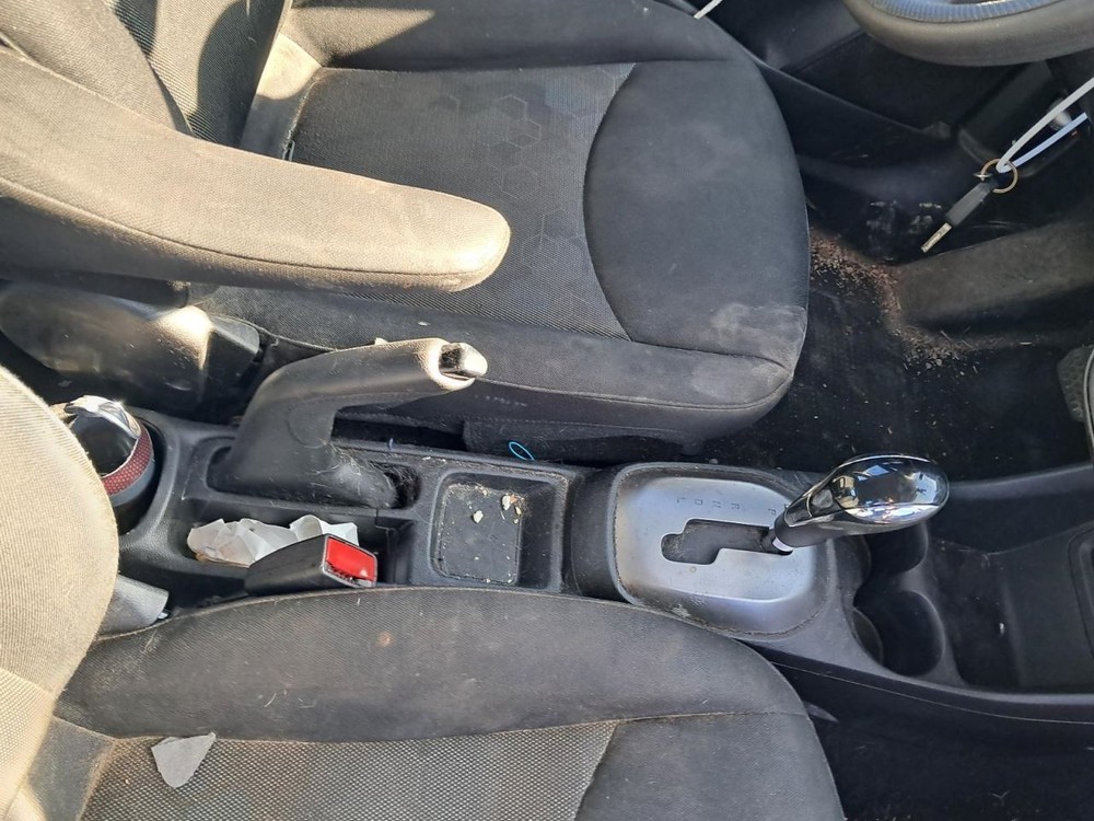 SPARK 2018 Glove Box 4849322