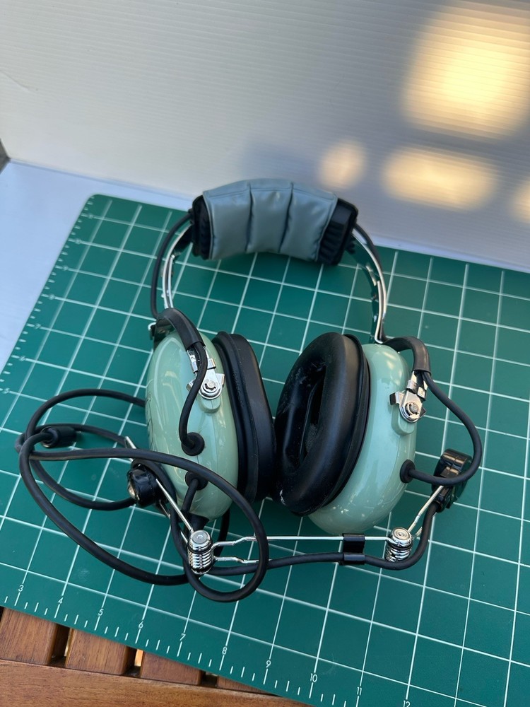 David Clark H7030 Headset With Microphone - Bin 4