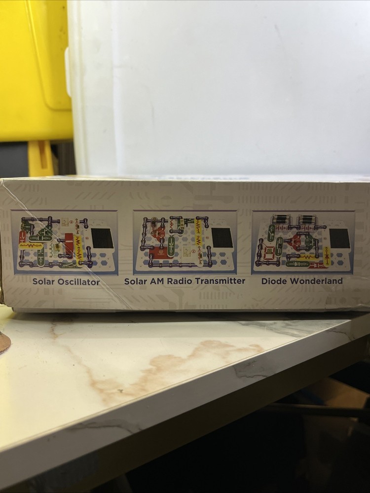 Snap Circuits Extreme SC-750 Electronics Exploration Kit