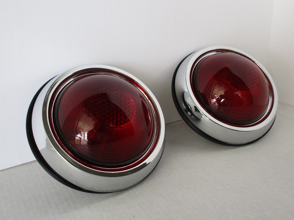 TAIL LIGHTS WITH MOUNTING PADS 1950 PONTIAC STYLE PAIR #8258