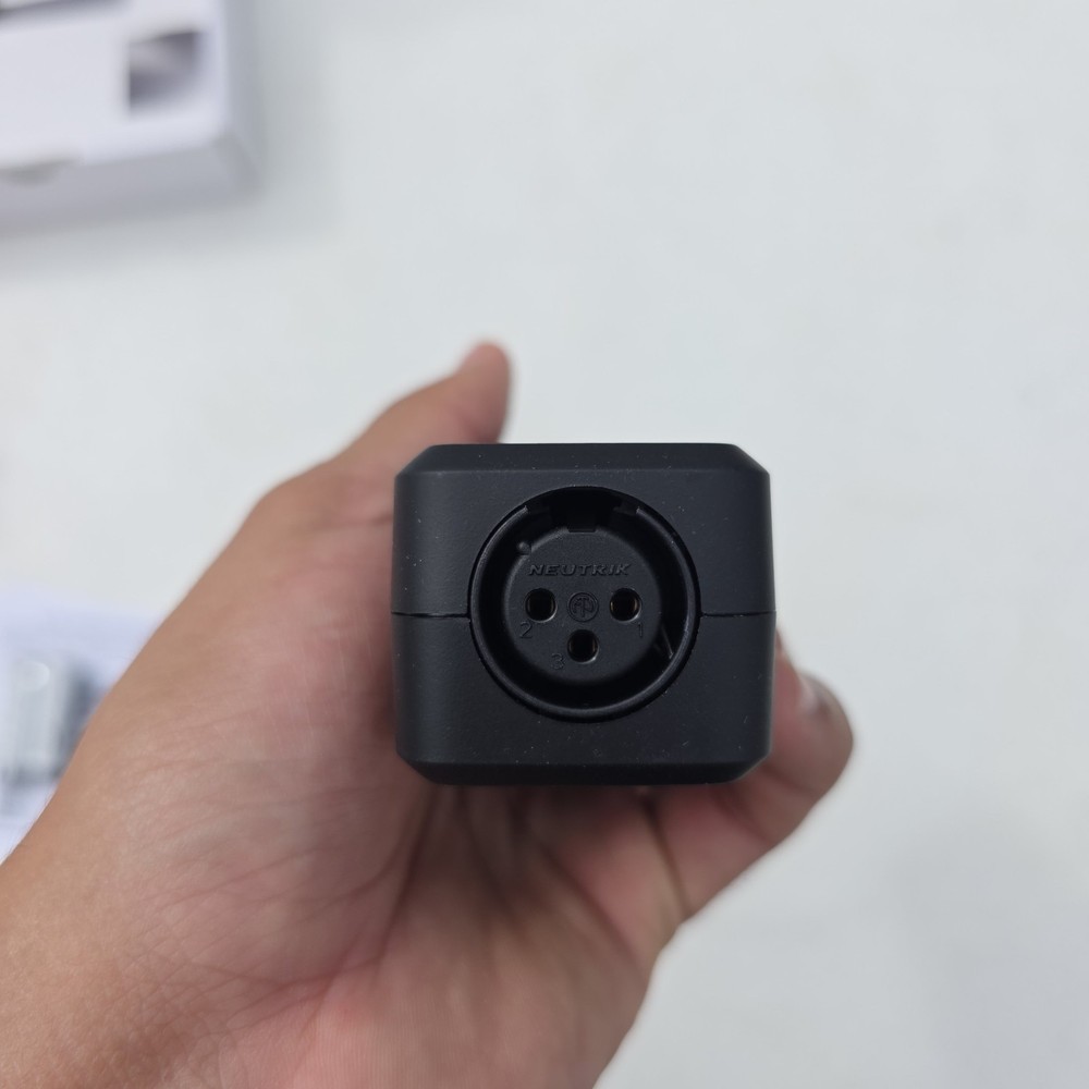 IK Multimedia iRig Pre 2 - XLR Microphone Interface for iOS Devices Damaged Box