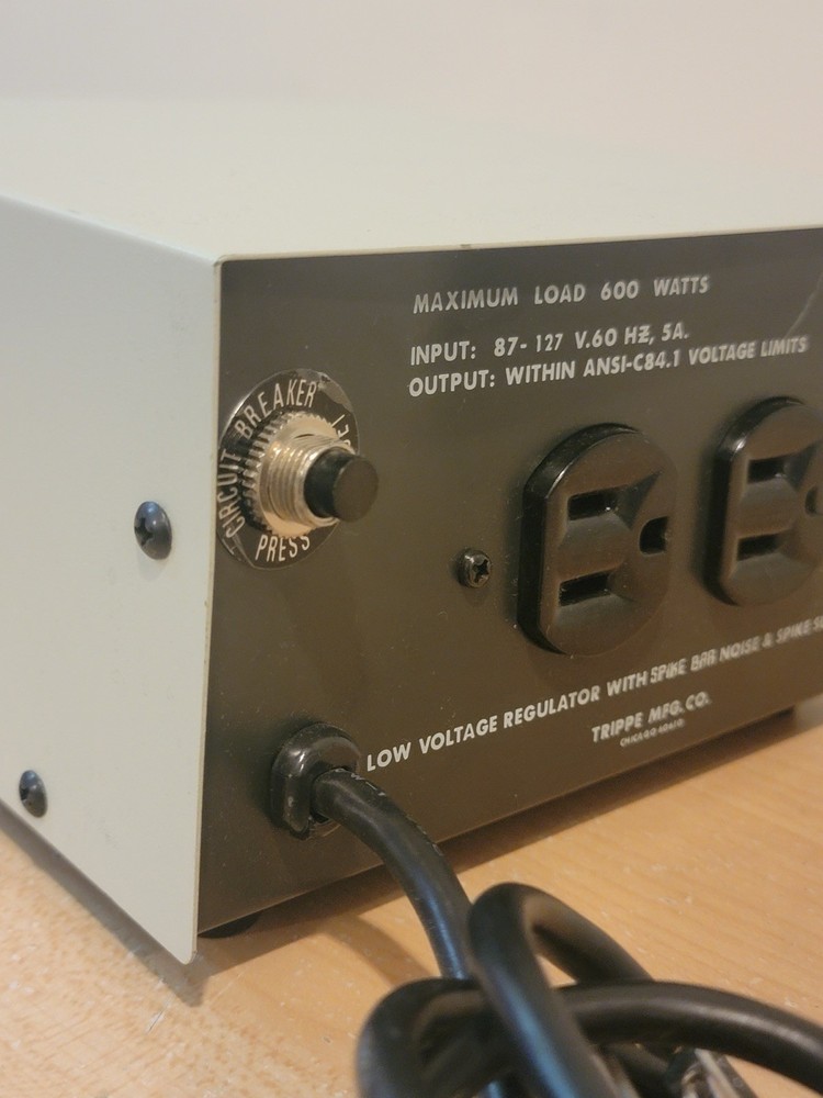 Tripp Lite, Line Stabilizer / Conditioner, Low Voltage Regulator, Model: LS-600b