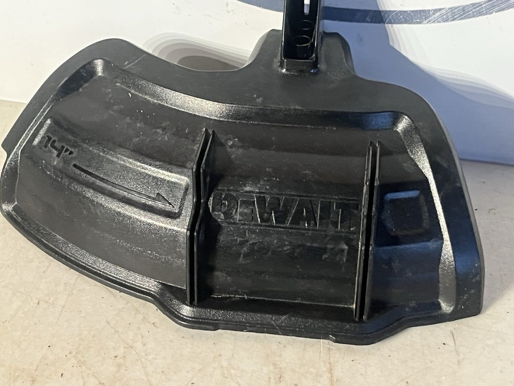 Dewalt Replacement Guard for DCST922 14 Inch String Trimmer