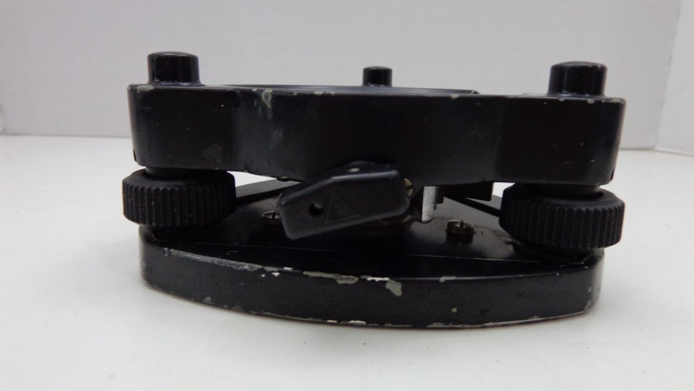 SECO TRIBRACH WITH OPTICAL PLUMMET