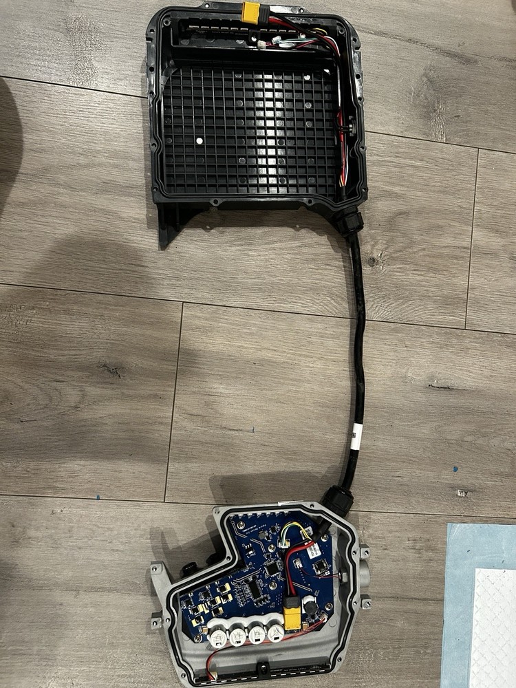 First year  Onewheel Pint Controller and Battery Module (No battery Or BMS)