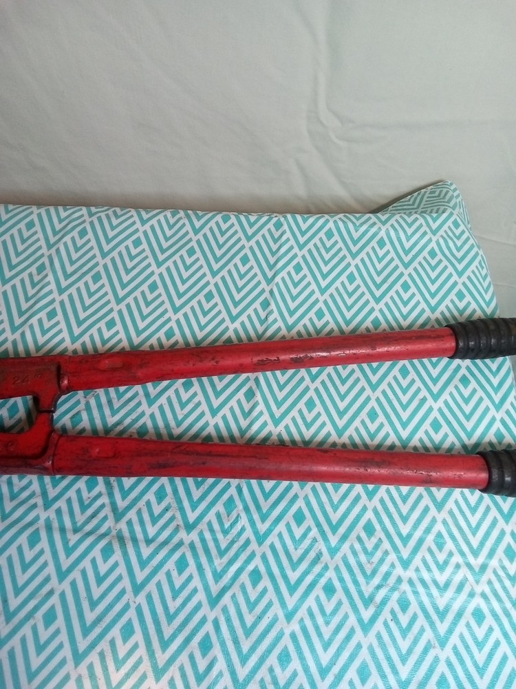 heavy-duty bolt cutters 24 In 600 Lbs