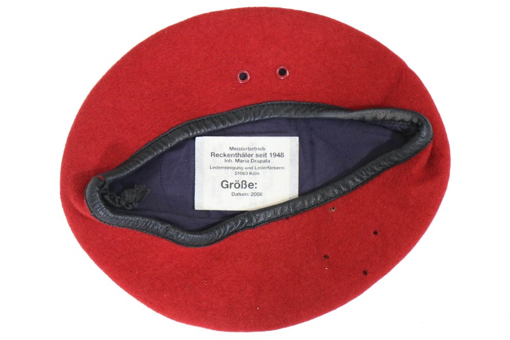 Medium (57) - Authentic German Red Beret Luftwaffe / Bundeswehr Army Hat Cap