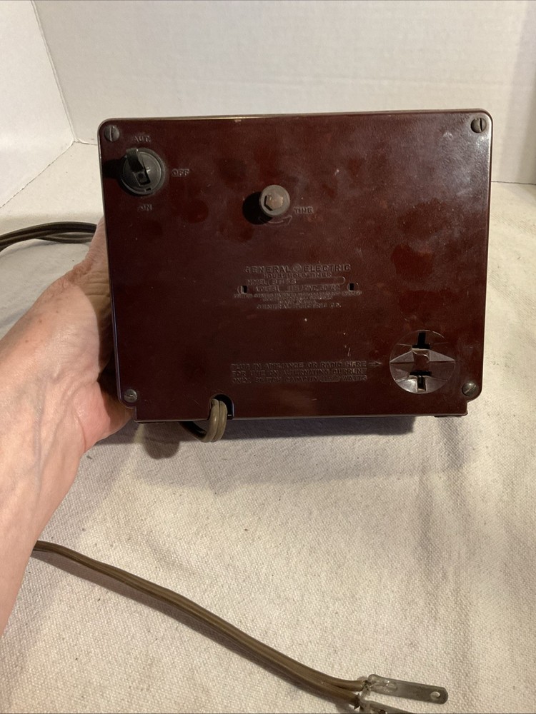 Vintage General Electric Model 8H58 Brown Bakelite Timer & Clock READ