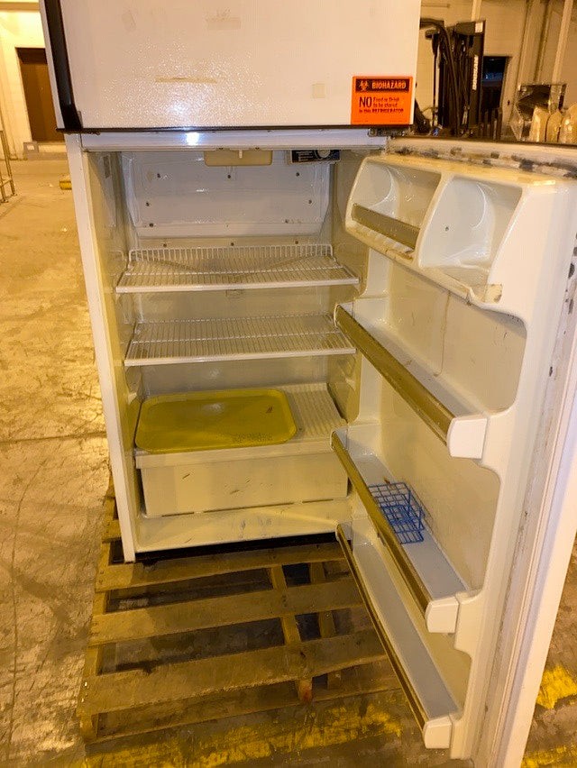 GE General Electric Laboratory Refrigerator / Freezer Combo Model