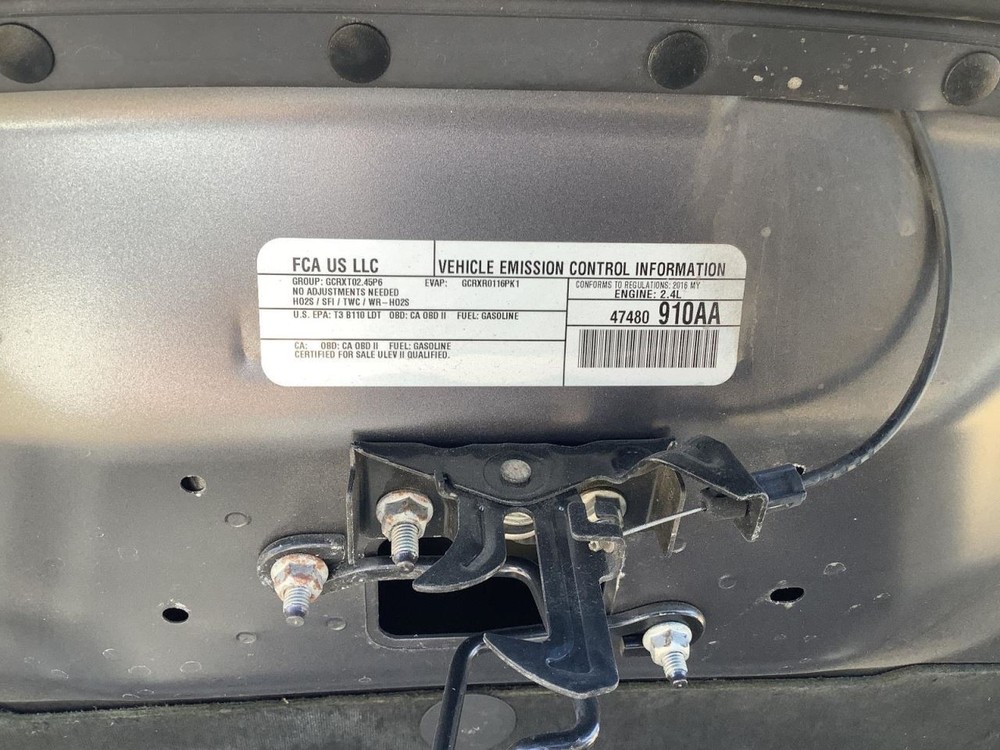 CHEROKEE 2016 Glove Box 4992949