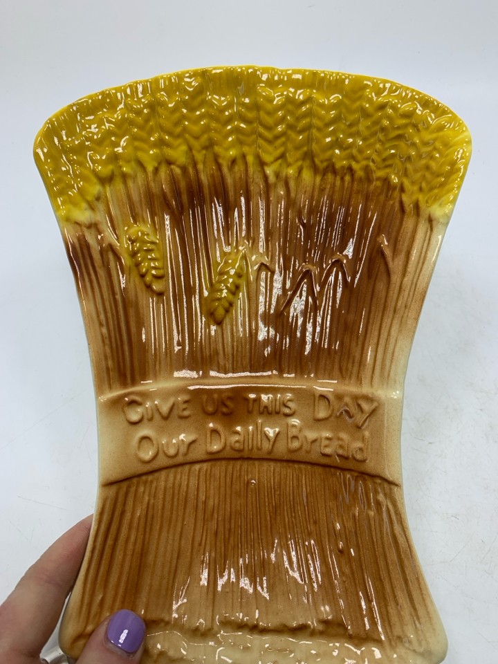VTG CERAMIC GIVE US THIS DAY WHEAT BUNCH BREAD SERVER.