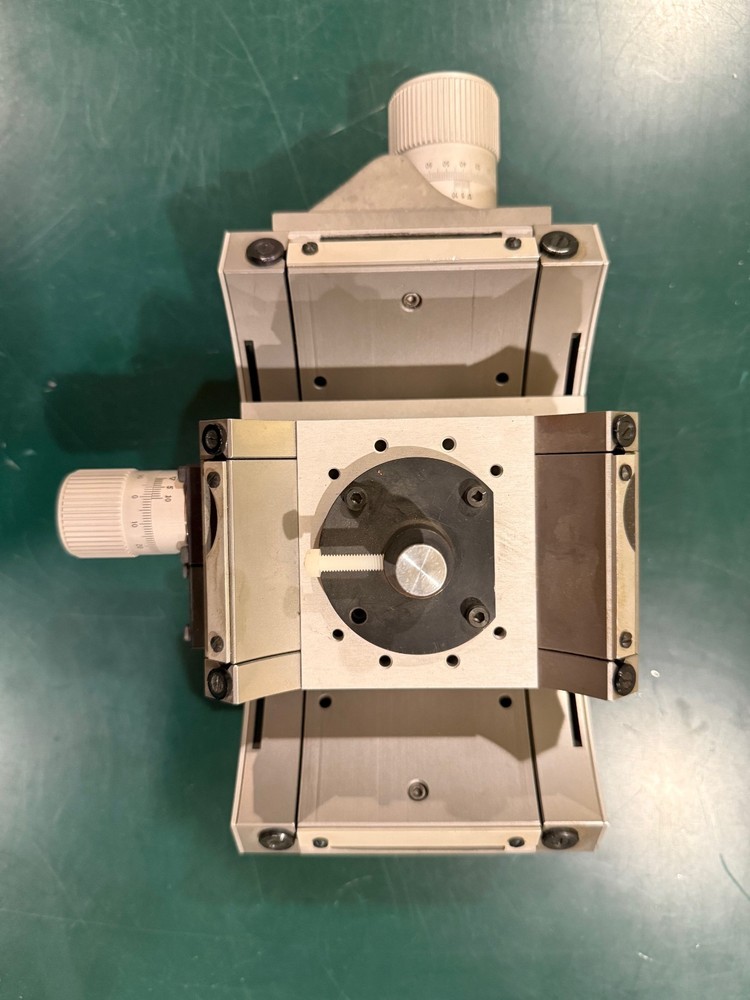 Microcontrolle Goniometric Cradle - Manual adjustment of two angles
