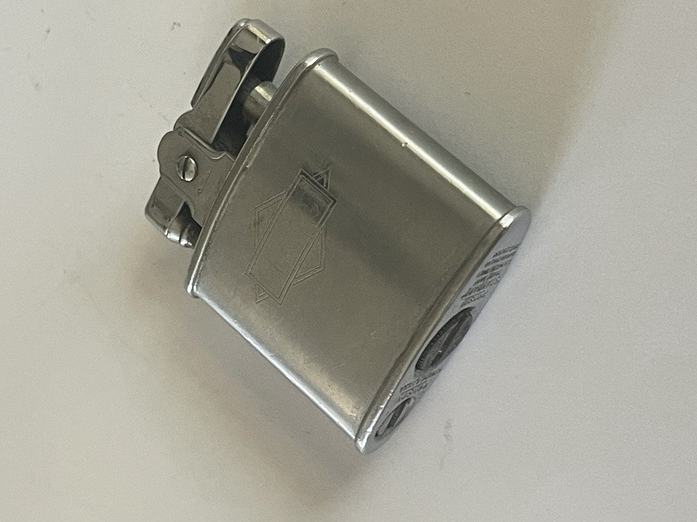 VINTAGE RONSON Standard SILVER Tone LIGHTER