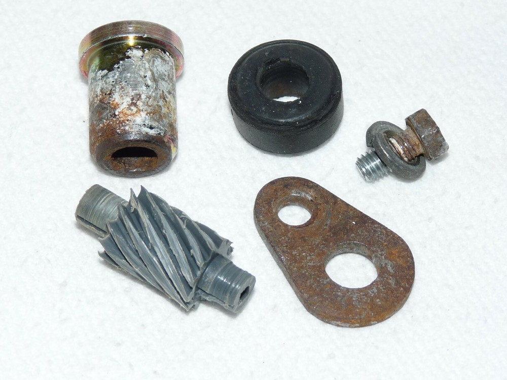 Vespa Cosa Mounting Bracket for Speedometer Worm Steering Column Speedometer Piaggio