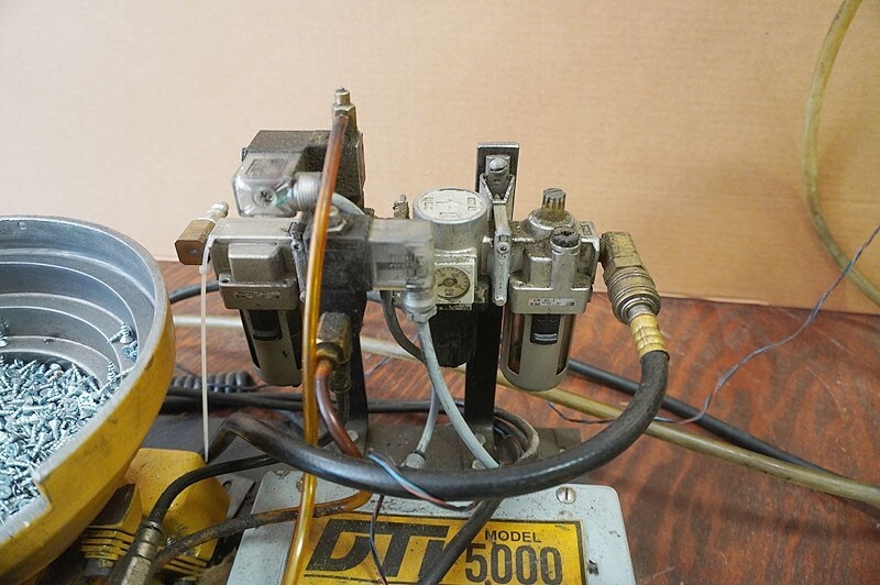 DTI Model 5000 Automatic Feed Screwdriver