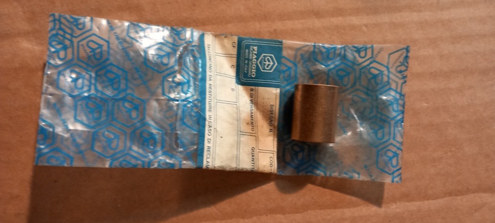 PIAGGIO BRAVO SUPERBRAVO ORIGINAL 136090 SHELF SUPPORT SPACER BUSHING