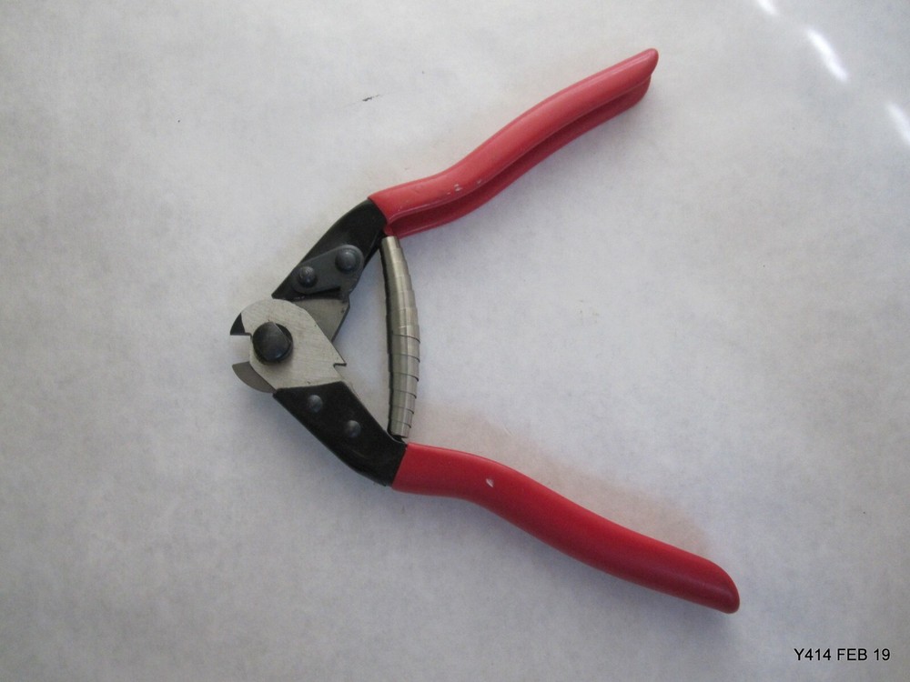 Red Handle Industrial One Handed Cable Cutters