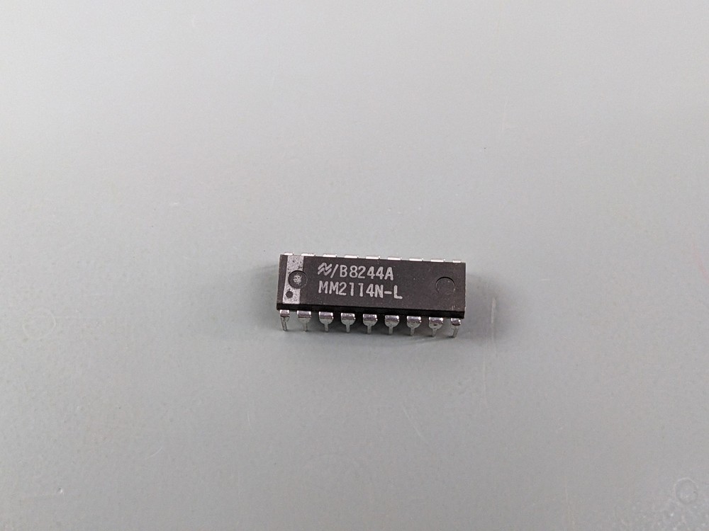 (4) MM2114N-L SRAM ICs, 1K x 4