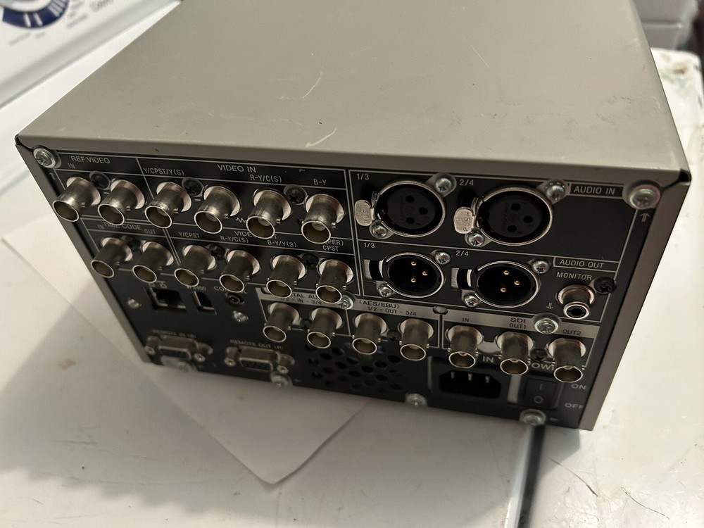 Sony DVCAM DSR-DR1000 VIDEO Disk Recorder untested Powers on perfectly.