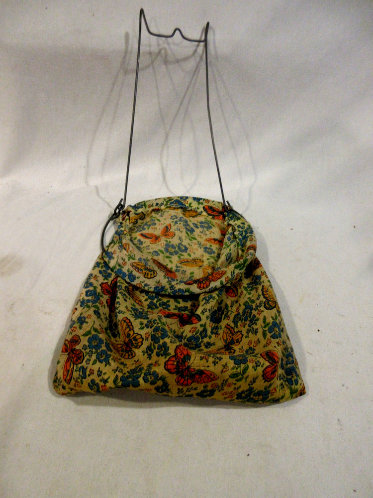 Vintage Clothes Pin Bag w/Hanger