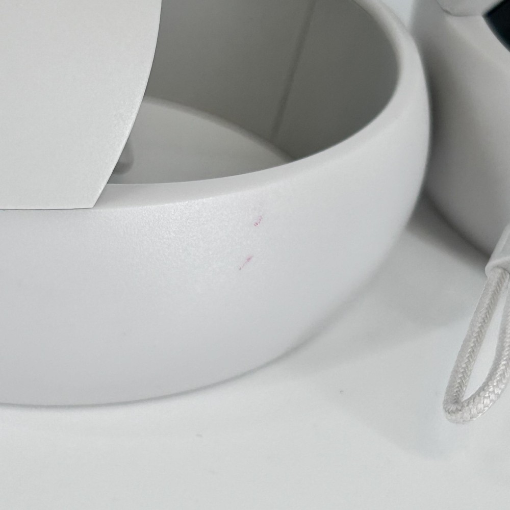 Meta Quest 2 VR Headset 128GB w/ Charger/Controllers/Regular Strap - Good