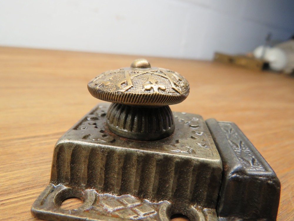 1871 OLD CUPBOARD LATCH...NICE ORNATE BRASS ? BRONZE KNOB...