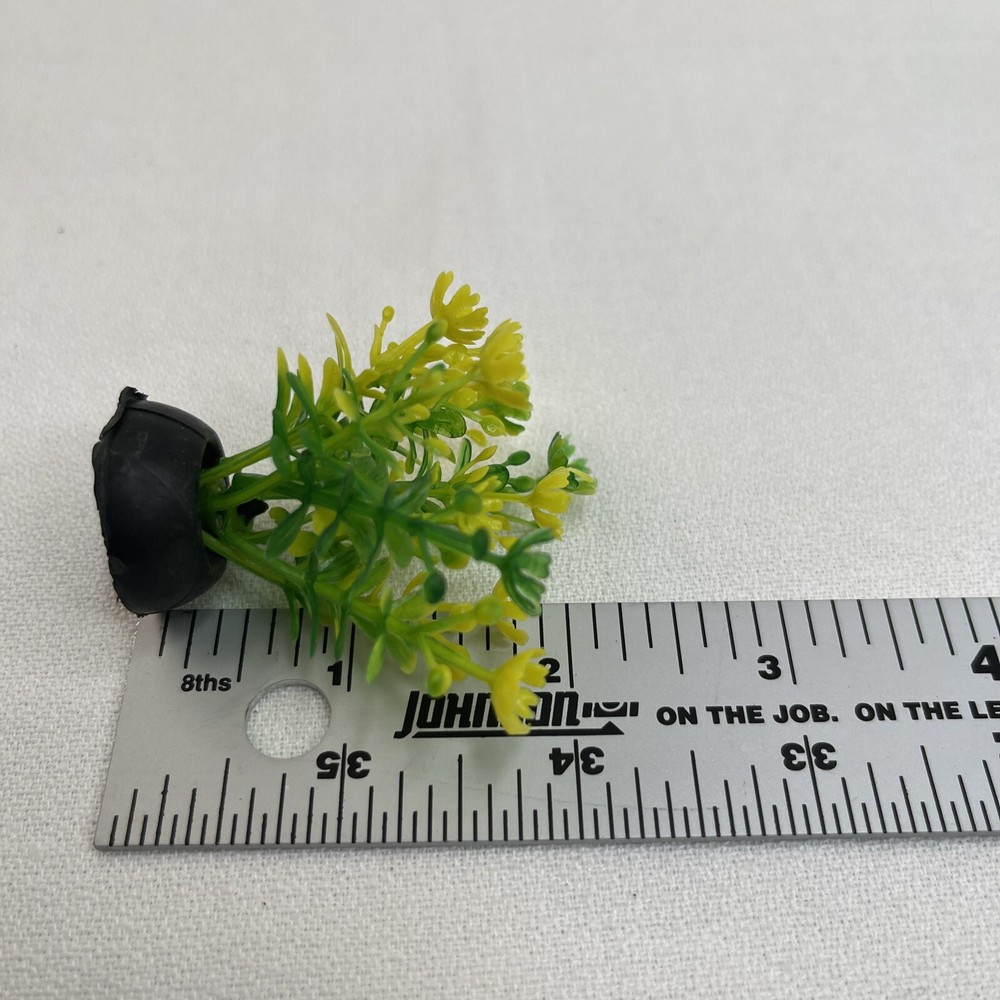 4 PC Xunyee Plastic Aquarium Plants