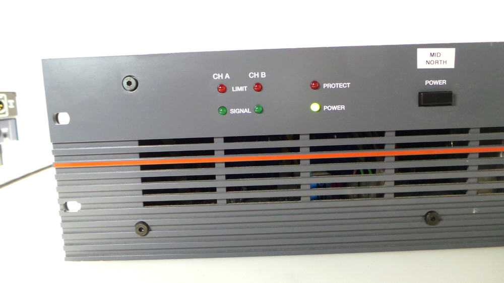 Electro-Voice EV Q66 2-Channel Power Amplifier Powers On, Working
