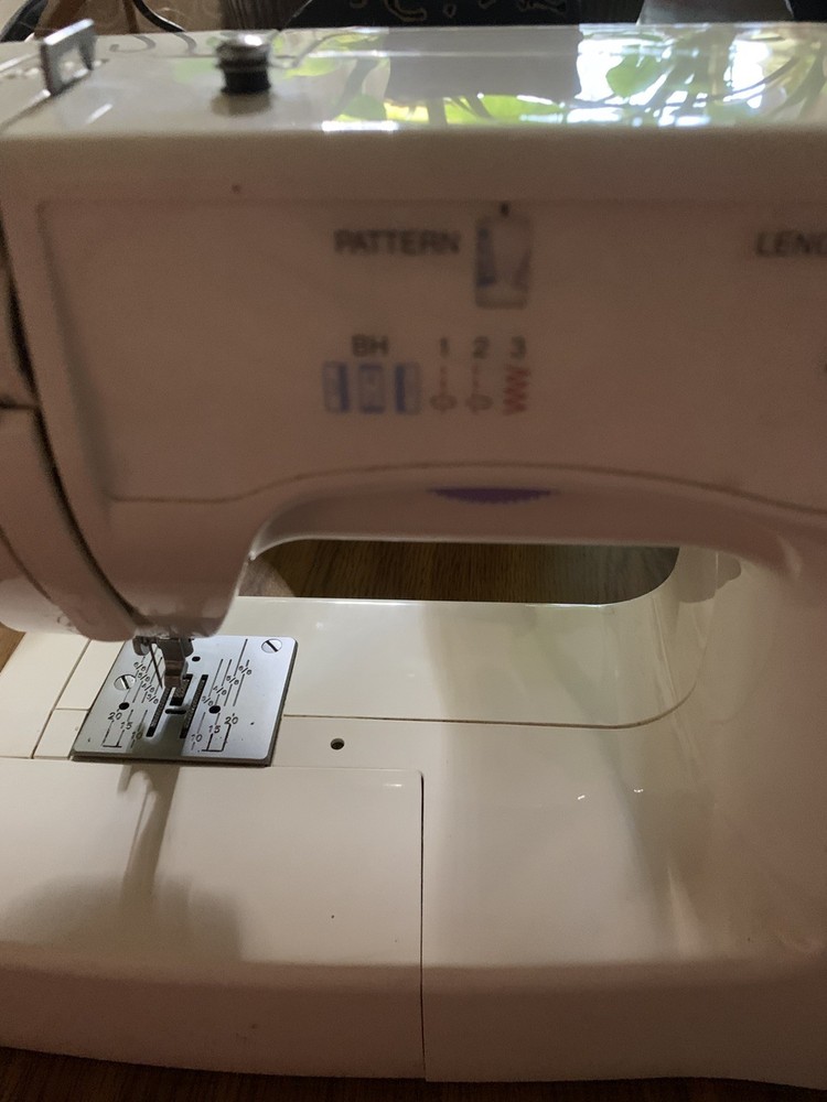 Kenmore Sewing Machine Model 385 ￼