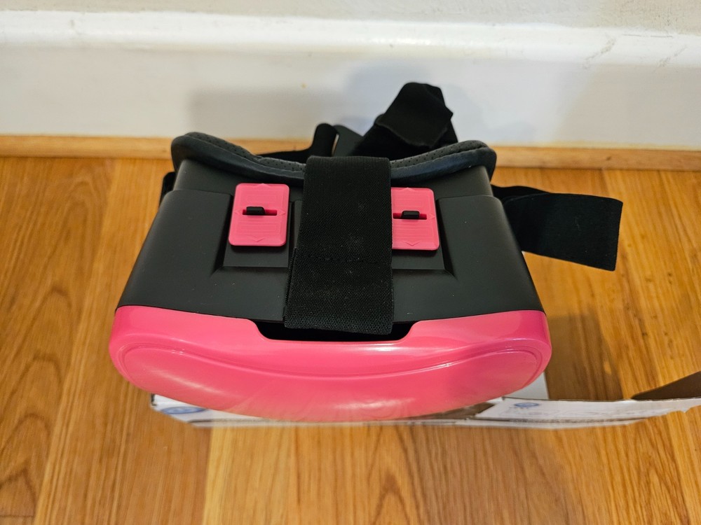 Onn Virtual Reality Smartphone Headset Fits Samsung, iPhone, Android