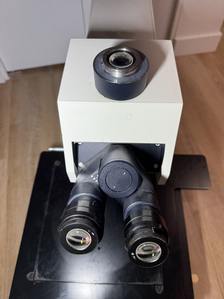 Leica INM200 microscope